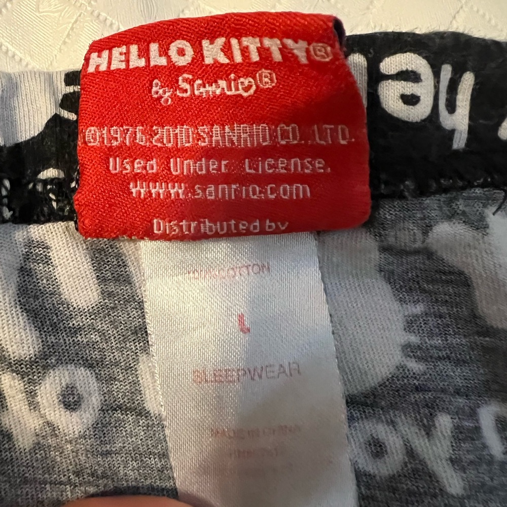 Hello Kitty Pajama Pants - Picture 4 of 4